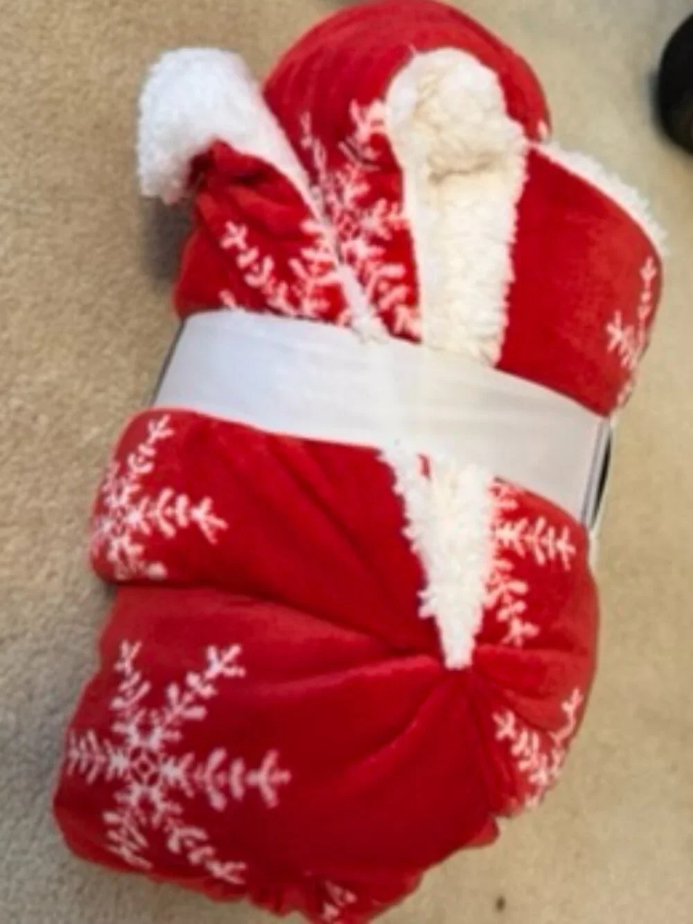Red Snowflake Plush Throw Fuzzy Blanket